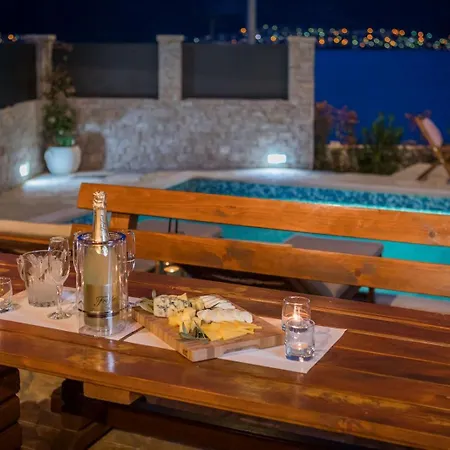 Villa Seafront Noah With Heated Pool Pridraga