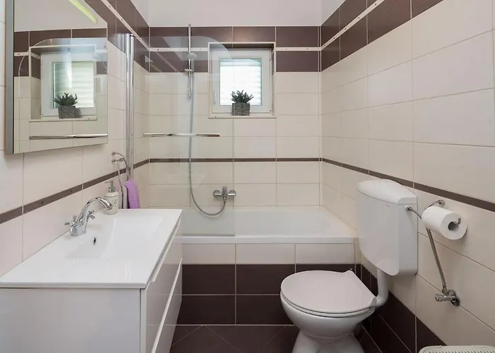 Seafront Noah With Heated Pool Вилла Pridraga