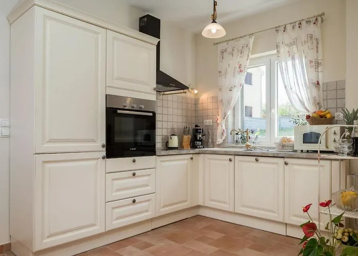 Seafront Noah With Heated Pool