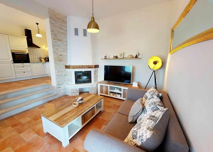 Seafront Noah With Heated Pool Pridraga