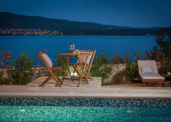 Seafront Noah With Heated Pool * Pridraga