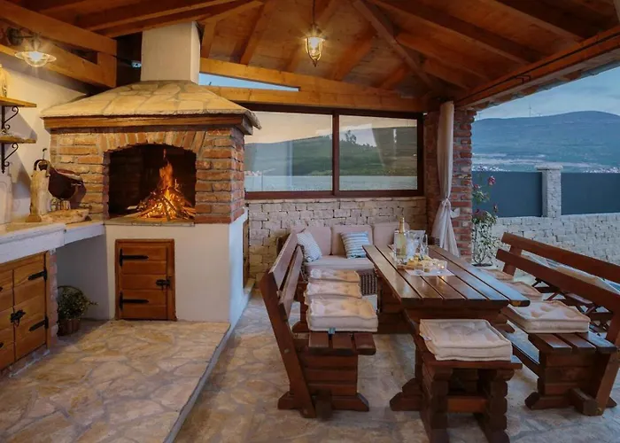 Seafront Noah With Heated Pool Вилла *