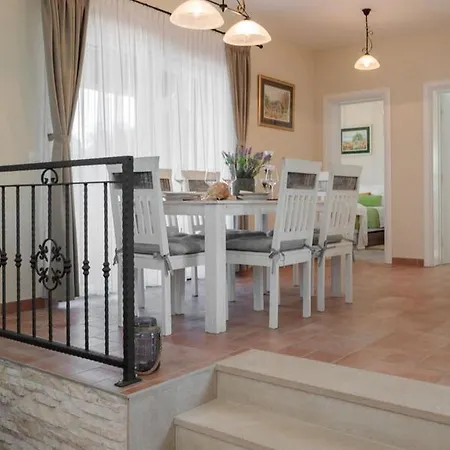 Villa Seafront Noah With Heated Pool *