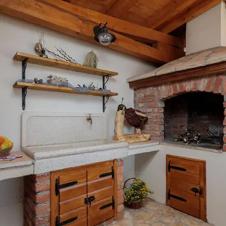 Villa Seafront Noah With Heated Pool *