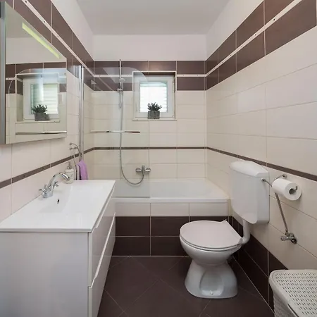 Seafront Noah With Heated Pool فيلة Pridraga