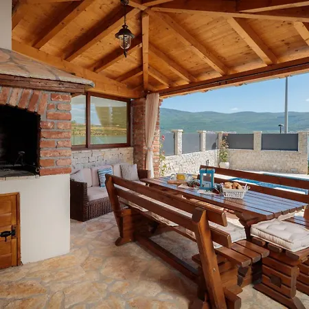 Seafront Noah With Heated Pool Villa *