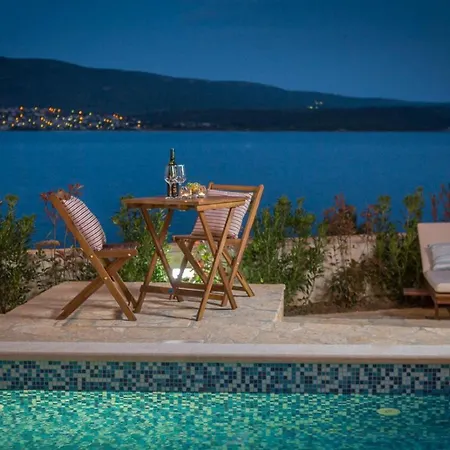 Seafront Noah With Heated Pool * Pridraga