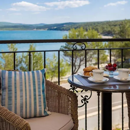 Вилла Seafront Noah With Heated Pool