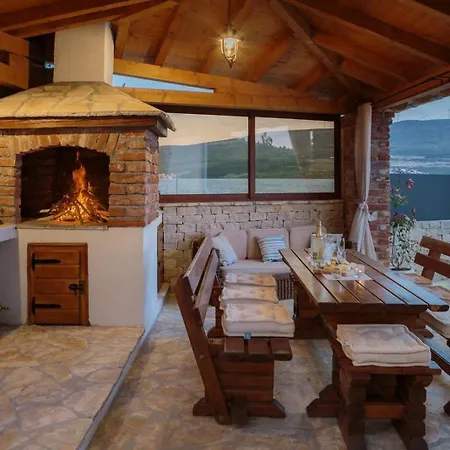 Seafront Noah With Heated Pool Villa *