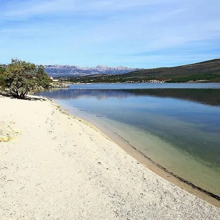 Seafront Noah With Heated Pool