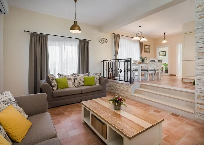 Seafront Noah With Heated Pool * Pridraga