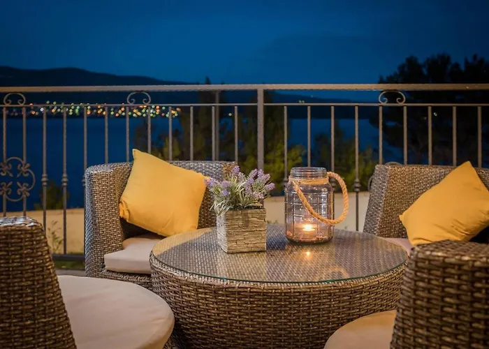 Seafront Noah With Heated Pool *