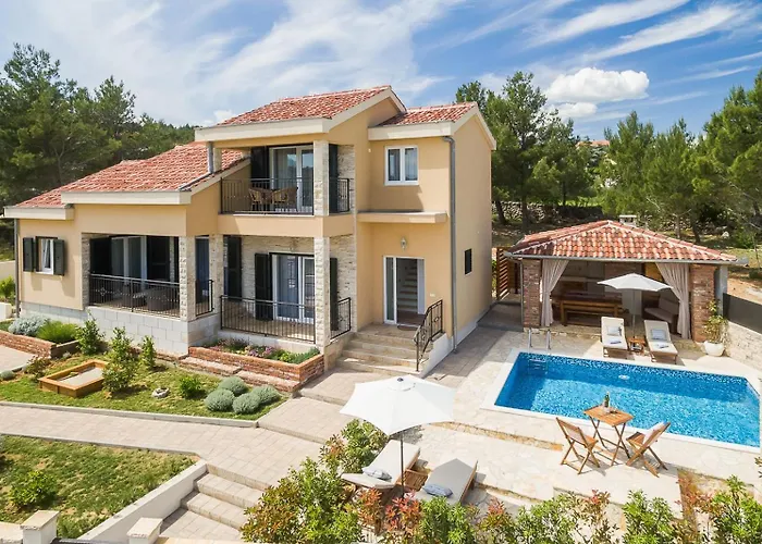 Seafront Noah With Heated Pool * Pridraga